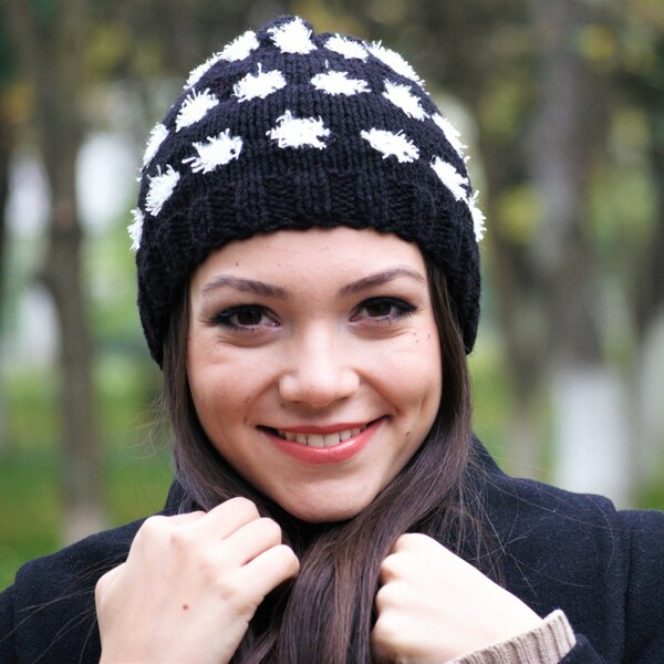 Modern White Snow Flakes Ladies Knit Hat, Women Black and White Winter Soft Beanie, Trendy Hand Knit Skull Cap, Christmas Beret