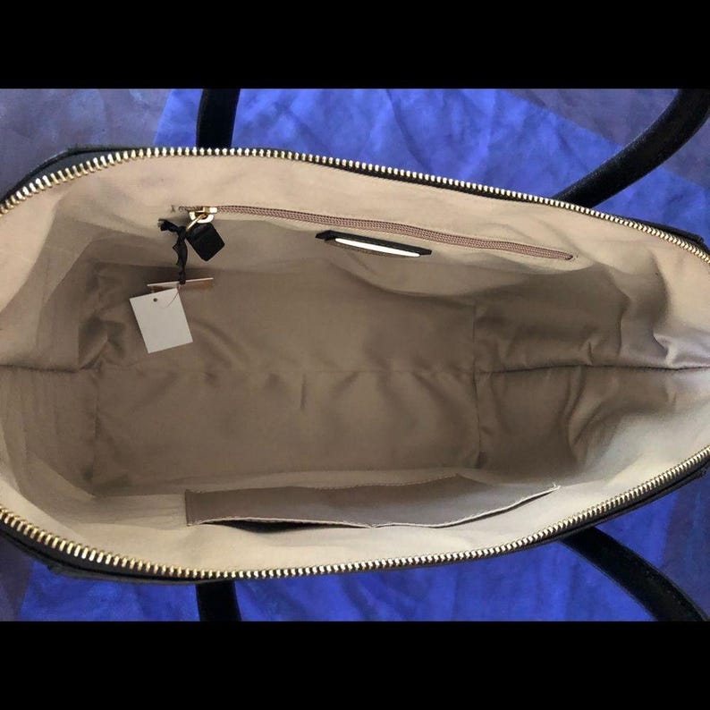 Bolso Valentino negro de piel, completamente nuevo. imagen 3
