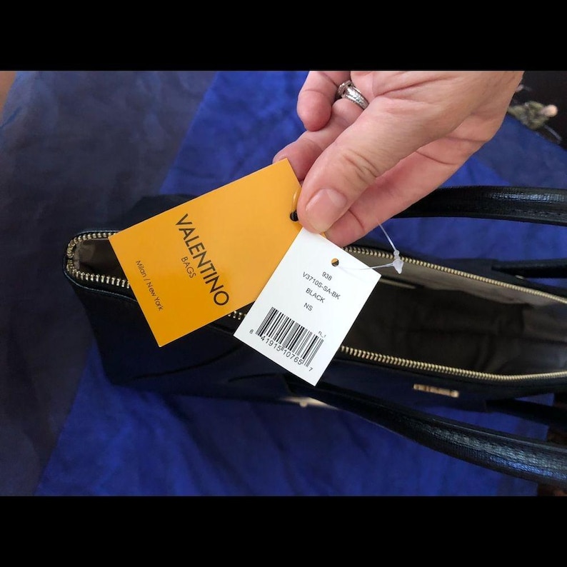 Bolso Valentino negro de piel, completamente nuevo. imagen 4