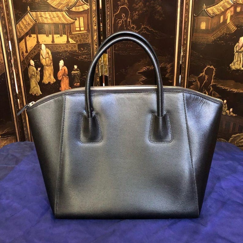 Bolso Valentino negro de piel, completamente nuevo. imagen 2