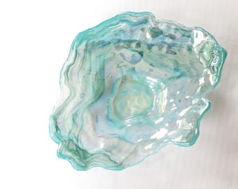 Dekorative Schmuckschale aus antikem Meeresglas in Form einer Auster