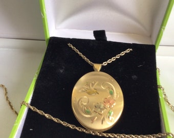 Stunning Vintage Signed Locket & Lovely Signed Chain