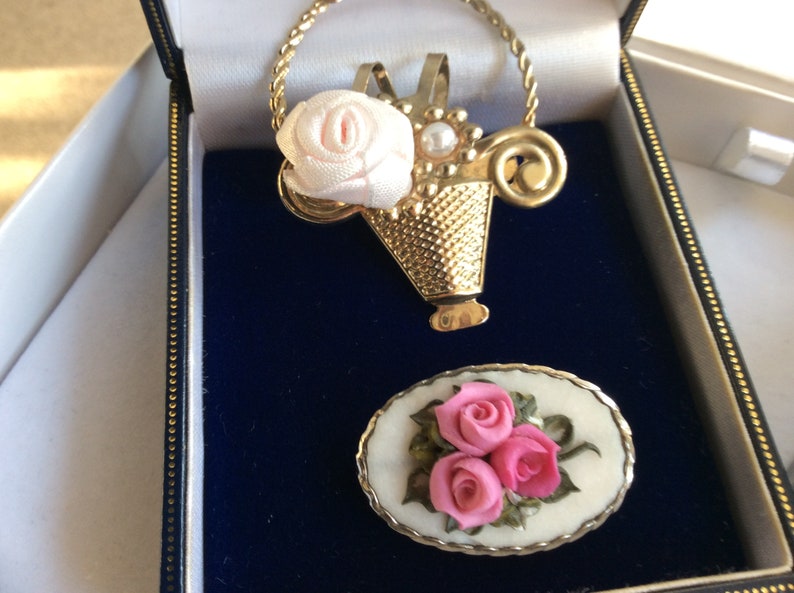 SALE REDUCED Price Stunning Lot Of Vintage Brooches 4 Items