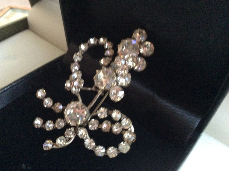 Beautiful Vintage Diamant\u00e9 Brooch