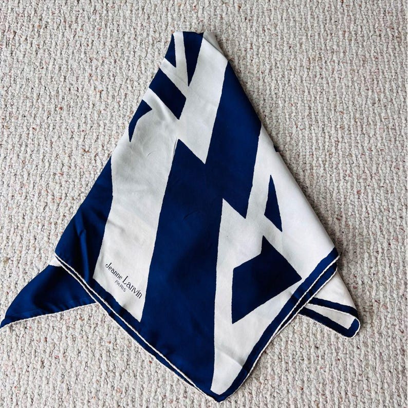 Foulard En Soie Vintage JEANNE LANVIN Paris - 80 X 80 Cm - Bleu - Occasion Très Bon état