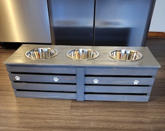 Elevated dog feeder with 3 bowls