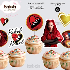 Puede incluir: Descarga digital con adornos para cupcakes y elementos decorativos. El dise&ntilde;o incluye im&aacute;genes de una mujer con cabello rojo, corazones y el texto "Rebel at Heart". Los adornos est&aacute;n dise&ntilde;ados para una fiesta o celebraci&oacute;n.
