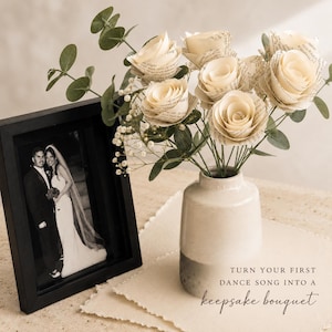 First Dance Song Lyric Art Custom Paper Rose Bouquet Wedding Vow Keepsake Personalized Anniversary Gift For Wife Husband Romantic Paper Flower Arrangement Handmade Wedding Song Roses First Year Anniversary Present Meaningful Custom Music