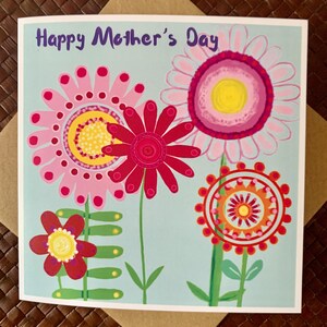 Tarjeta del Día de la Madre con eslogan. Tarjeta de felicitación para el Día de la Madre para tu mamá