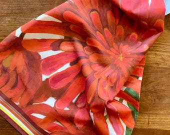 Chrysanthemum Kitchen Towel: Large Floral Print, 100% Cotton