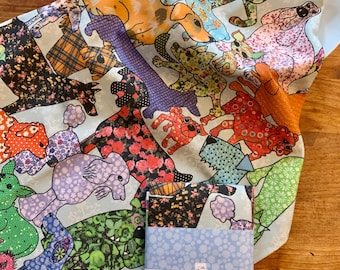 Hand-Drawn Dogs Tea Towel: Colorful Kitchen Decor, Gift for Dog Lovers