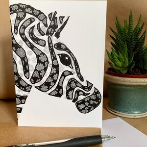 Biglietto di auguri zebra stravagante per inviare i migliori auguri e amore - Perfetto per gli amanti degli animali e le occasioni uniche