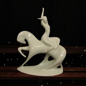 Royal Dux Bohemia *-* LADY GODIVA  *-* Porcelain Figurine by Jaroslav Ježek