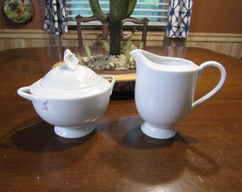 Mikasa *-* CLASSIC FLAIR WHITE *-* Creamer & Sugar Bowl Set