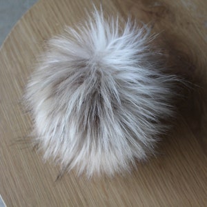 CREME BRULEE | Faux Fur Pom Pom, Beanie pom poms, Fur poms, Hat pom poms, Pom Pom