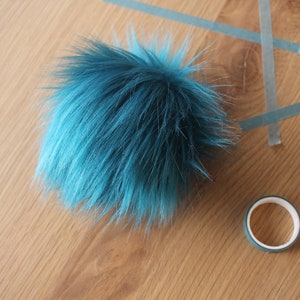 023 VIRIDIAN | Faux Fur Pom Pom, Beanie pom poms, Fur poms, Hat pom pom
