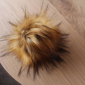 LUX CARAMEL LATTE | Faux Fur Pom Poms, Hat pom poms, Fur pom, Pom pom for hat