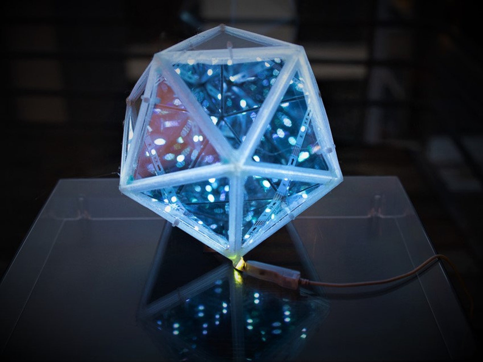 Infinity Mirror Kaleidoscope Tetrahedron Lamp With Builtin Etsy