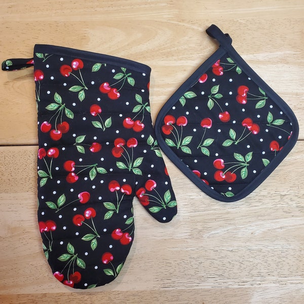 Cherries handmade oven mitt/potholder set, kitchen accessories, oven glove, hot pad, kitchen gifts, gifts for her, gifts for him