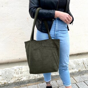 Shopper aus Cord mit Reißverschluss, Handtasche in olive aus Baumwolle, Schultertasche Einkaufstasche, Geschenk Beste Freundin, madebyaevva