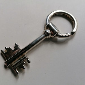 Porte-clés en argent 925 en forme de clé