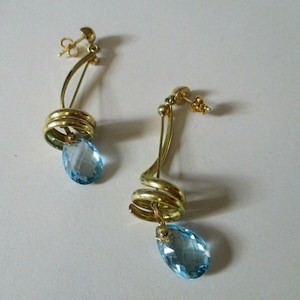 Gold 18k pendant earrings with topaz . Pendant 5,5cm long