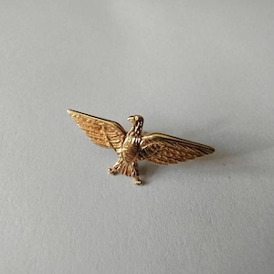 Gold pin Eagle