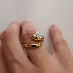 Gold ring snake shape. Flexible size