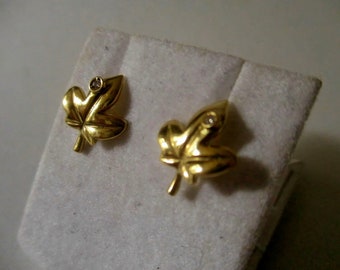 Gold earrings leaf shape with zircone