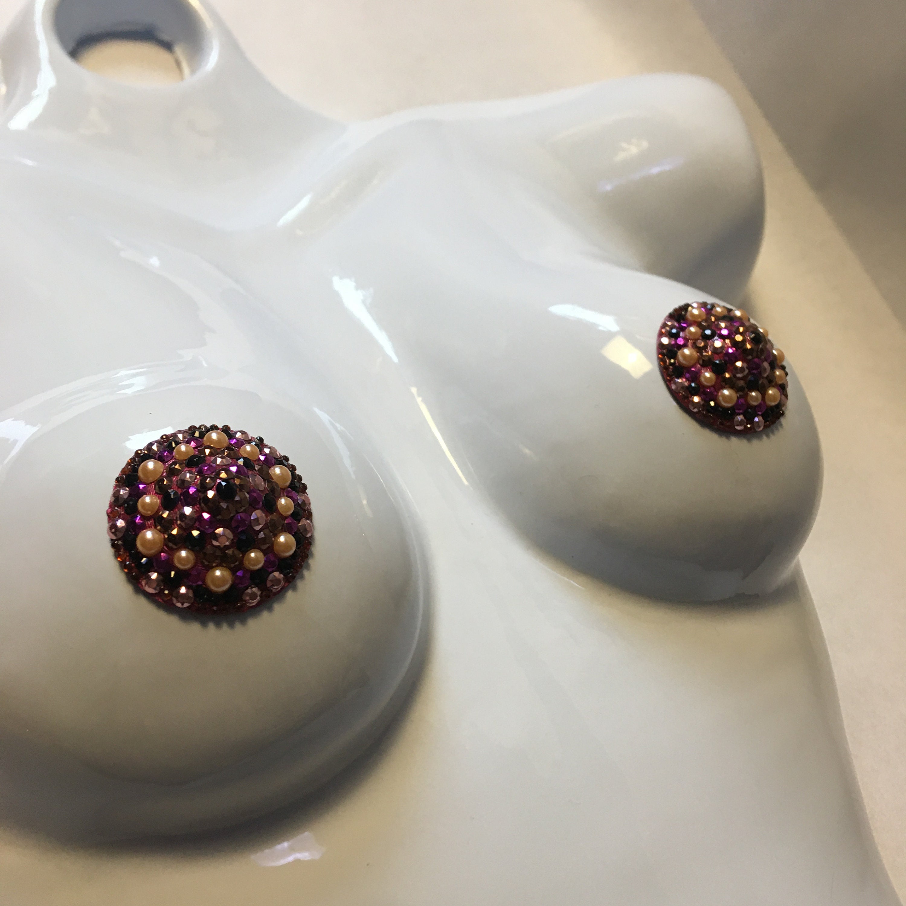 The QUEEN - Pearl and Rhinestone Nipple Pasty, Covers (2pcs) for Burle –  Appeeling