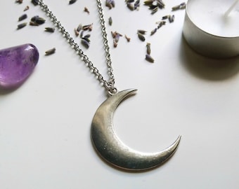 Silver Crescent Moon Necklace, Big Crescent Moon Necklace, Silver Moon Necklace, Whimsigoth Jewelry, Celestial Boho Moon Necklace