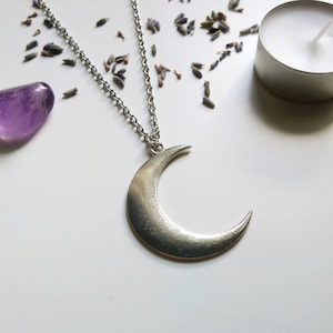 Collana a mezzaluna d&#39;argento, grande ciondolo a mezzaluna, collana lunare in argento antico, collana gotica, collana lunare in argento