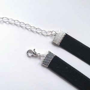 Zwart fluwelen choker, choker ketting zwart, fluwelen kraag, klassieke choker, kraag, 1 cm breed afbeelding 4