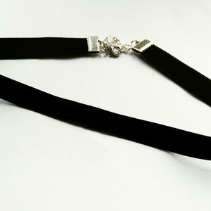 Zwart fluwelen choker, choker ketting zwart, fluwelen kraag, klassieke choker, kraag, 1 cm breed afbeelding 1