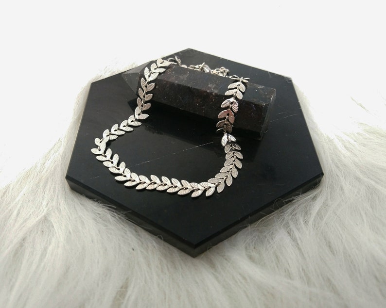 Silver leaf choker, elegant metal choker, silver choker necklace, chevron pattern, custom length zdjęcie 5