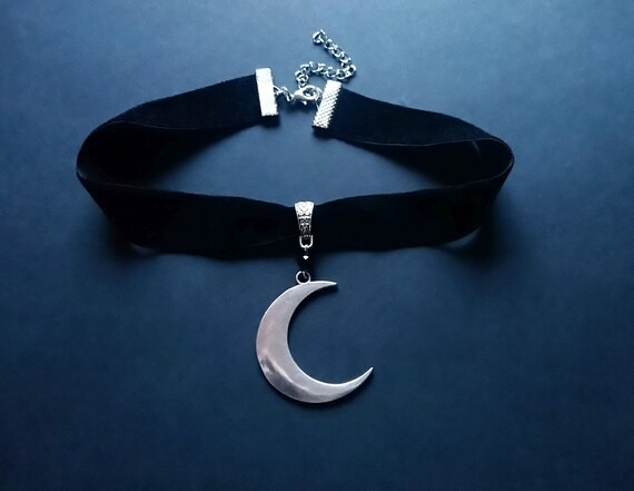 Crescent moon choker thick black velvet 