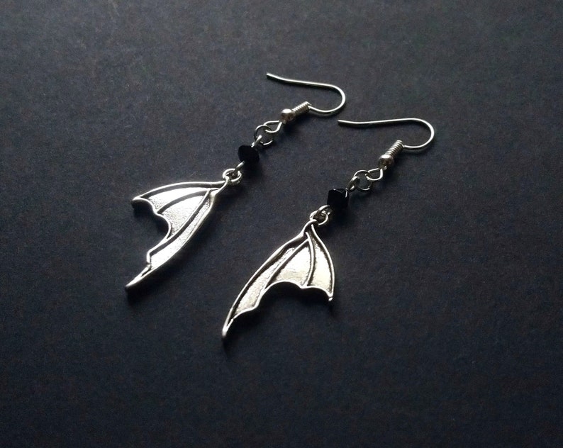 Vampire Bat Earrings Gothic Jewelry Gothic Bat Earrings Dangle Bats Halloween Jewelry Alternative Earrings Gothic Gift Antique Silver