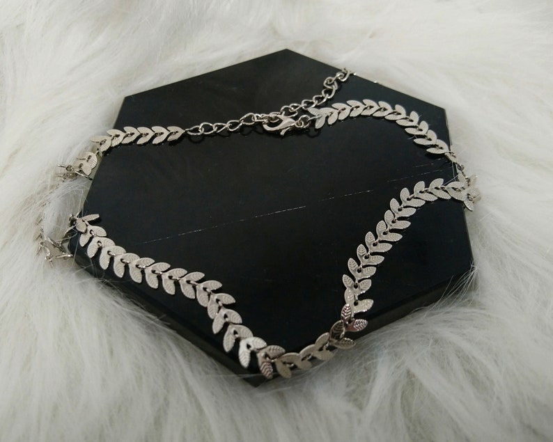 Silver leaf choker, elegant metal choker, silver choker necklace, chevron pattern, custom length zdjęcie 7