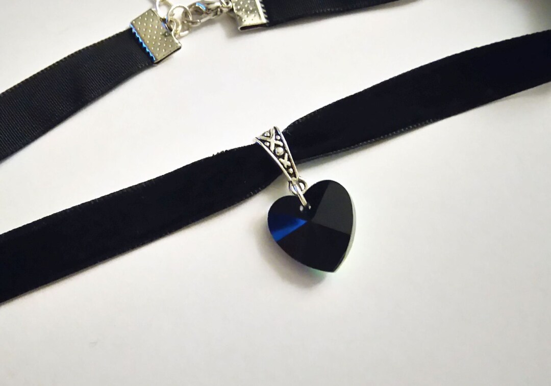Queen Of Hearts Black Choker Necklace for Women Red Heart Pendant
