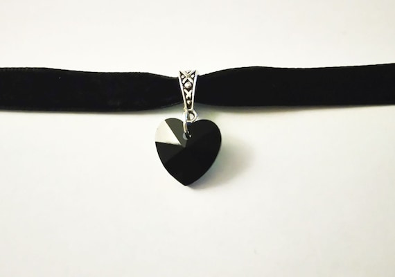 Black shop heart choker
