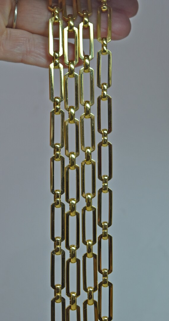 Vintage Monet Gold Tone Shiny Paperclip Chain Neck