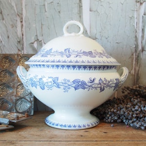 Antique Soup Tureen, Soupiere - Societe Ceramique - Decor Geranium, 1880 - 1900