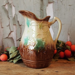 Sarreguemines small pitcher - Barbotine pitcher
