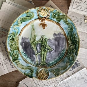 Antique French 19th Century Barbotine Plate - Jeanne d&#39;Arc - Gloire, Honneur, Liberte, Patrie - Majolica Plate