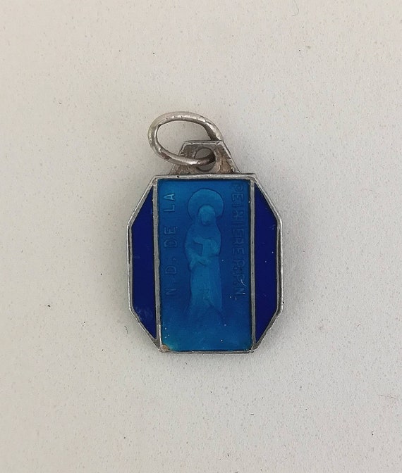 Antique Locket pendant of the Virgin Mary 1940s me