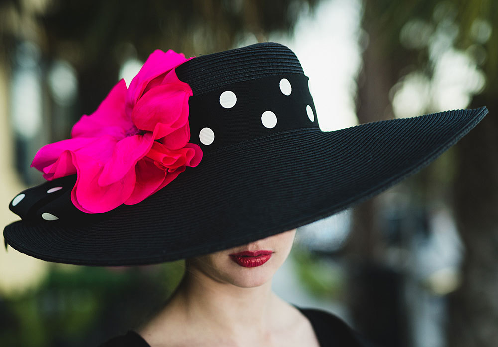 Black - Pink -white Derby Hat, Large Brim, Hot Pink Poppy  display picture 1