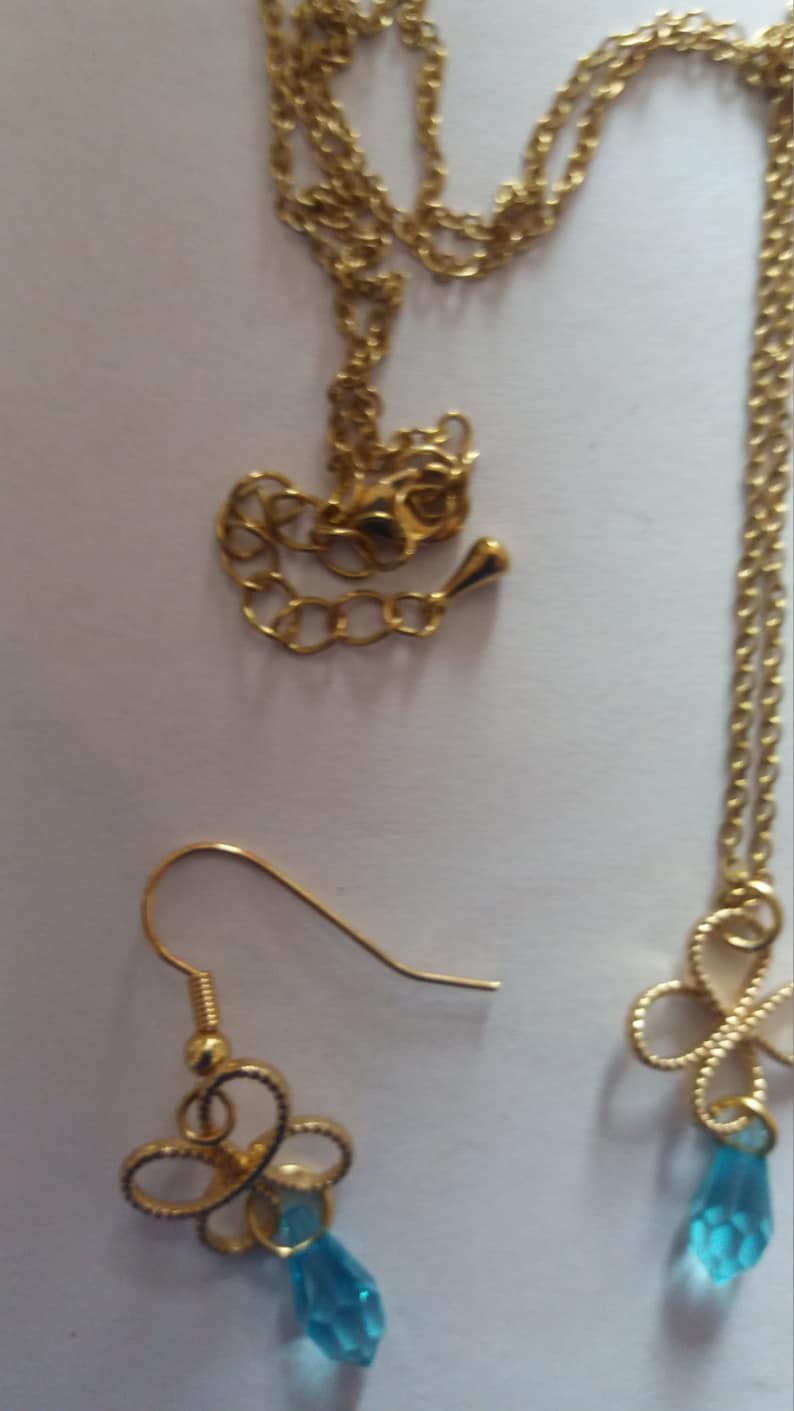 Vintage Aquaremarin necklace and earring set