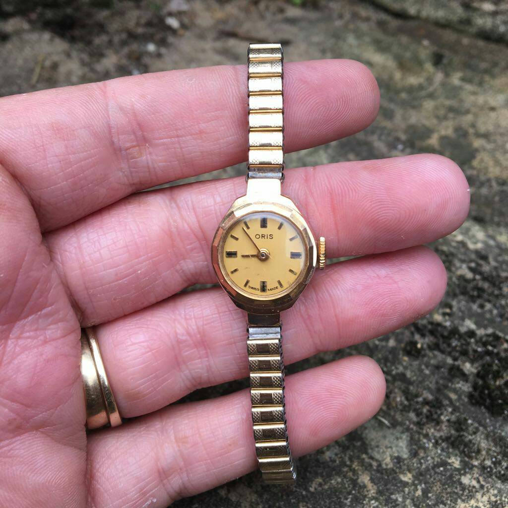 Vintage Ladies Gold Tone Wind Up Watch In Fantastic Condition In Full