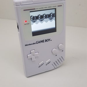 Ultimate Nintendo Gameboy DMG-01 Backlight IPS V4 - changeable background colour- Q5 larger display-  White
