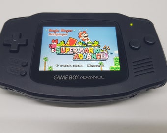 Gameboy Medaillon GBA Black Backlight IPS V2 mit optionalen Kurztasten und Verstärker